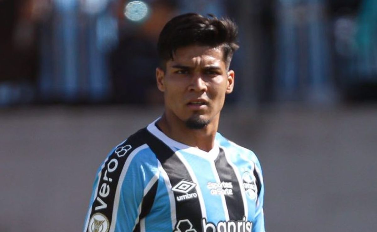 grêmio escala arezo, aravena e nathan fernandes, mas perde grenal pela copa fgf