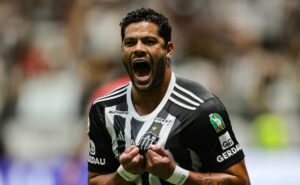 em carta emocionante, hulk convoca torcida do atlético mg para decisão na libertadores: “até o final”