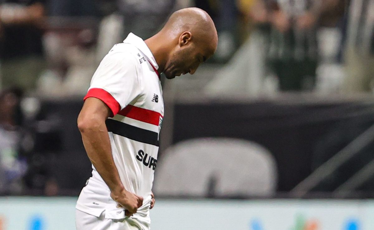 situação física de lucas moura é revelada no são paulo horas depois da vitória contra cruzeiro 