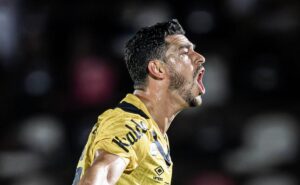 gol de giuliano deixa o santos com 93,9% de chance de acesso no brasileirão