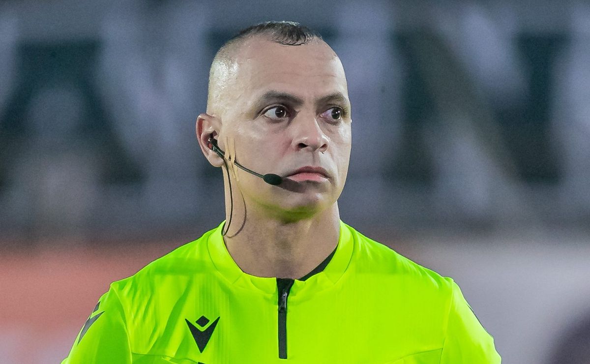 sálvio espínola concorda com wilton pereira de sampaio expulsar rayan em athletico x vasco: "sem disputa"