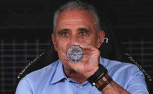 chapéu no flamengo de tite por centroavante que joga no chelsea é estudado no palmeiras 