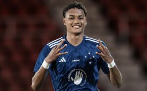 lesão de kenji abala cruzeiro às vésperas da final do brasileiro sub 20
