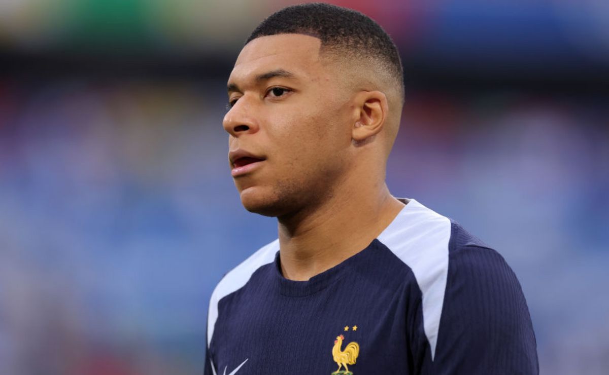 campeão do mundo pela frança critica falas de mbappé: "me envergonhou"