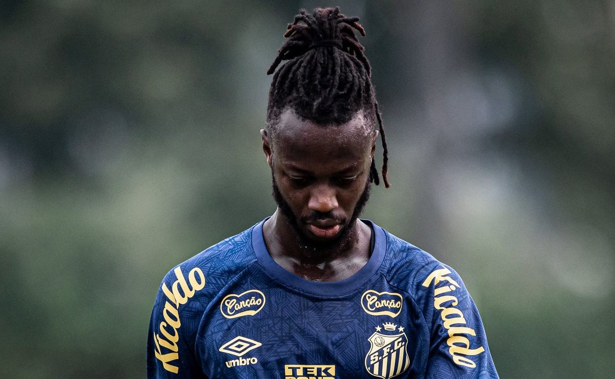 após novos treinos, situação de yusupha njie é atualizada no santos antes mesmo da estreia
