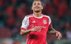 internacional espanta interesse do corinthians e toma decisão sobre alan patrick  