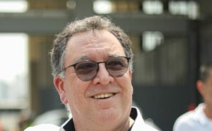 santos de marcelo teixeira pode receber ajuda de empresários por reforços em 2025