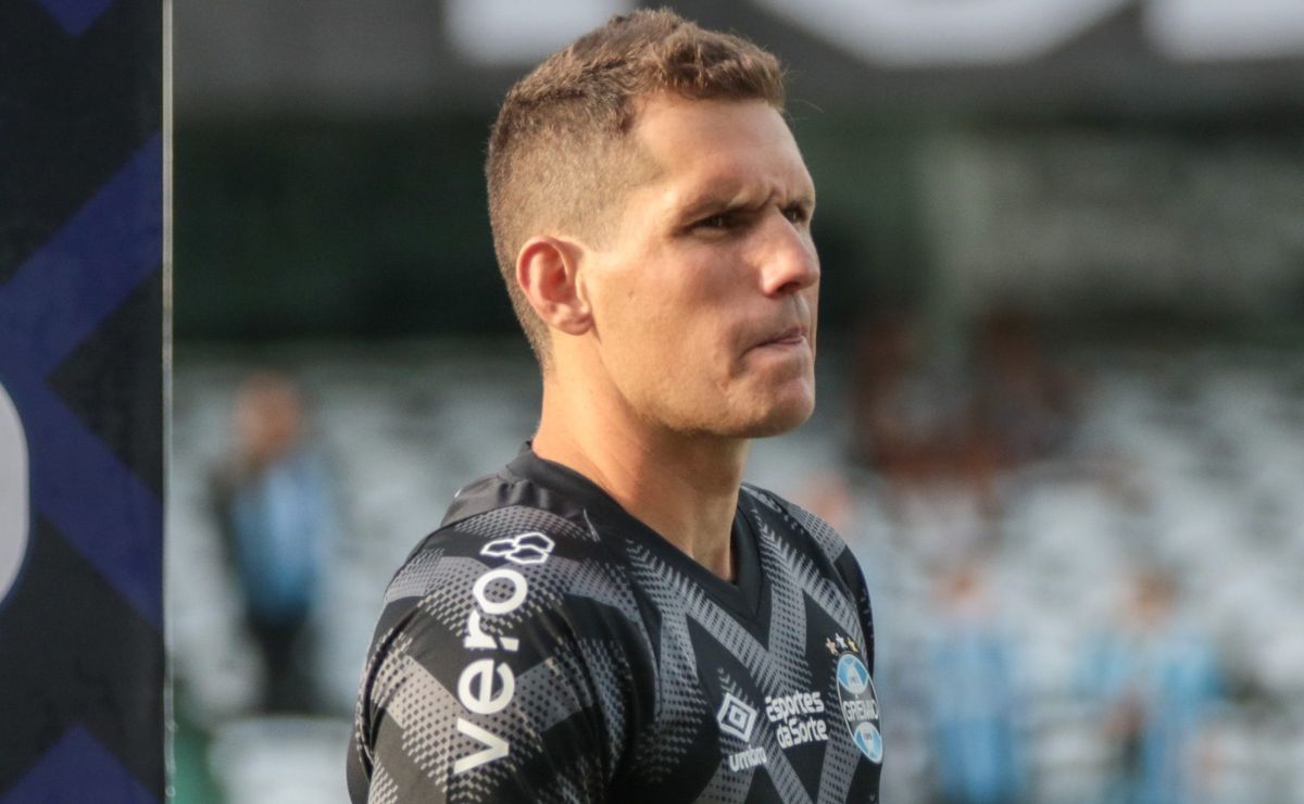 cruzeiro é comunicado que o grêmio quer trocar rafael cabral por grando em definitivo