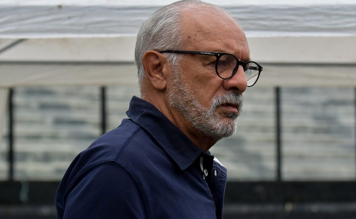 júnior detalha flamengo x peñarol e revela como arrascaeta pode surpreender:“dificilmente...”