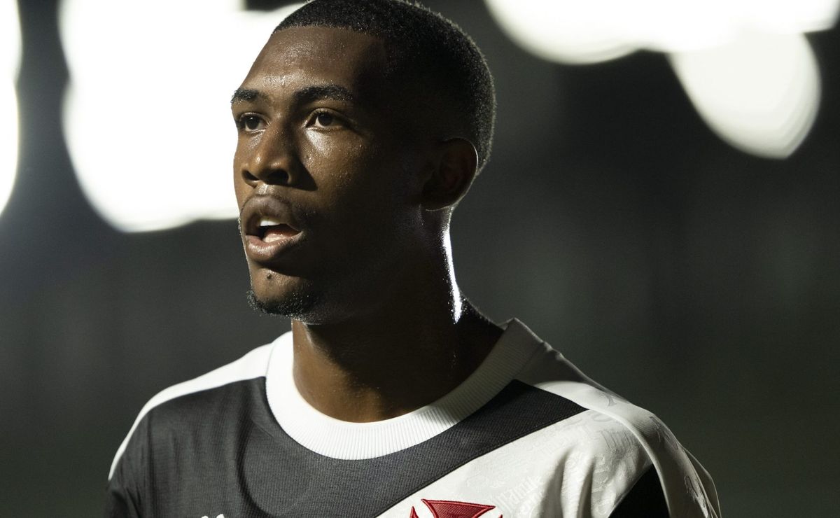 desculpa de rayan no vasco não convence e pedrinho cogita punição por expulsão na copa do brasil