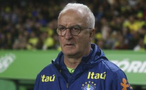dorival júnior coloca titular do internacional em pré lista da seleção brasileira