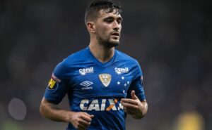 r$ 42 milhões: cruzeiro fecha maior venda desde a saída de arrascaeta para flamengo 