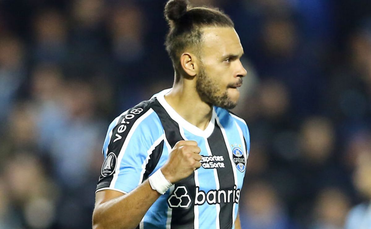 dirigente do grêmio comenta contratação de braithwaite e futuro de renato gaúcho: "torcedor pode ficar tranquilo"