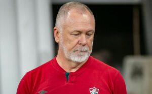 mano menezes assume responsabilidade por eliminação do fluminense na libertadores