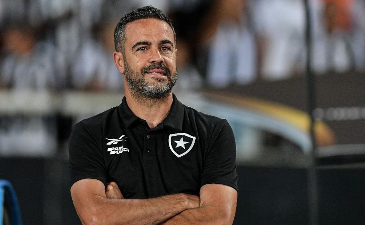 botafogo divulga relacionados com duas novidades contra fluminense