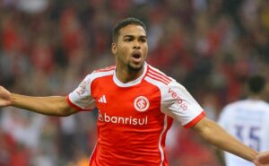 gustavo prado marca seu primeiro gol no internacional e projeta: "objetivo é brigar lá em cima"