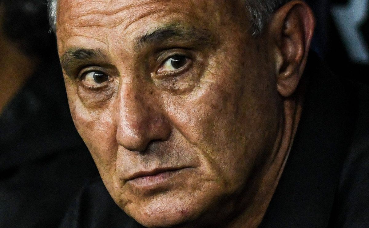 flamengo perde para o peñarol e tite terá que reverter jejum no uruguai de 29 anos