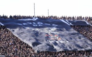 torcida do corinthians prepara mosaico 3d na neo química arena em jogo contra o flamengo