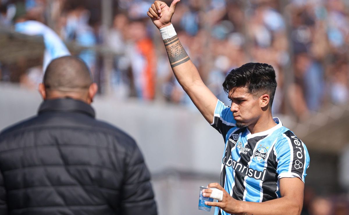 arezo não joga no grêmio com renato gaúcho, mas clube tem altas expectativas 