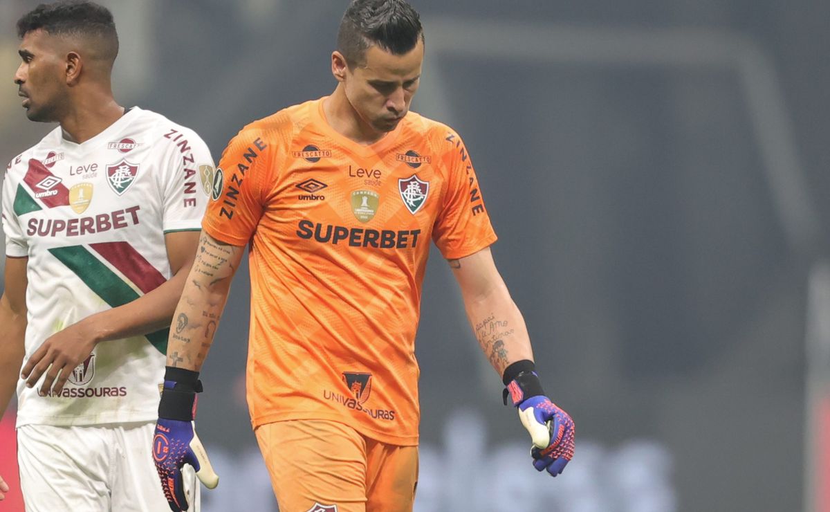 fábio detona arbitragem em eliminação do fluminense: "É brincadeira!"