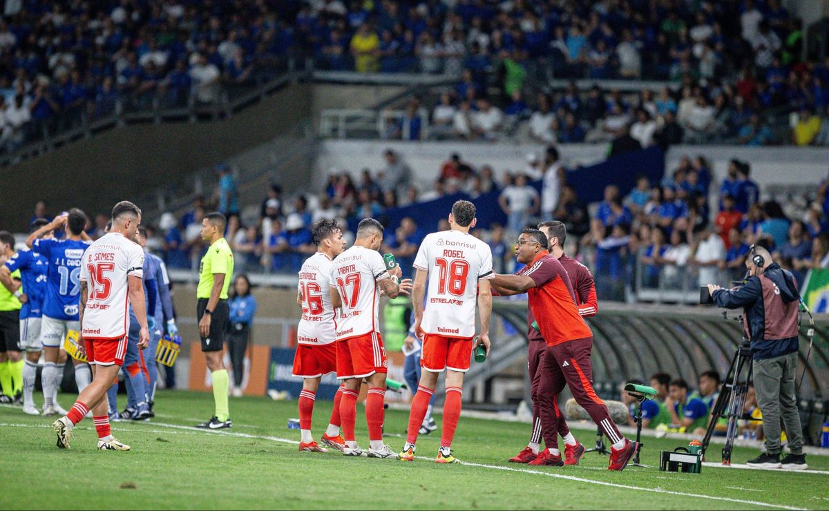 volante do internacional fala sobre o treinador roger machado: “me deu confiança”