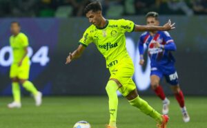 alvo de gigantes europeus, vitor reis diz ter foco total no palmeiras: "quero ganhar o brasileiro"