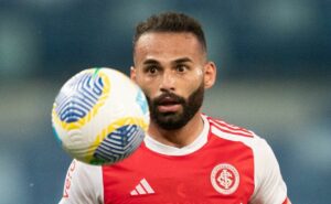 thiago maia comemora boa fase do inter e fala sobre relação com d'alessandro: "um ídolo"