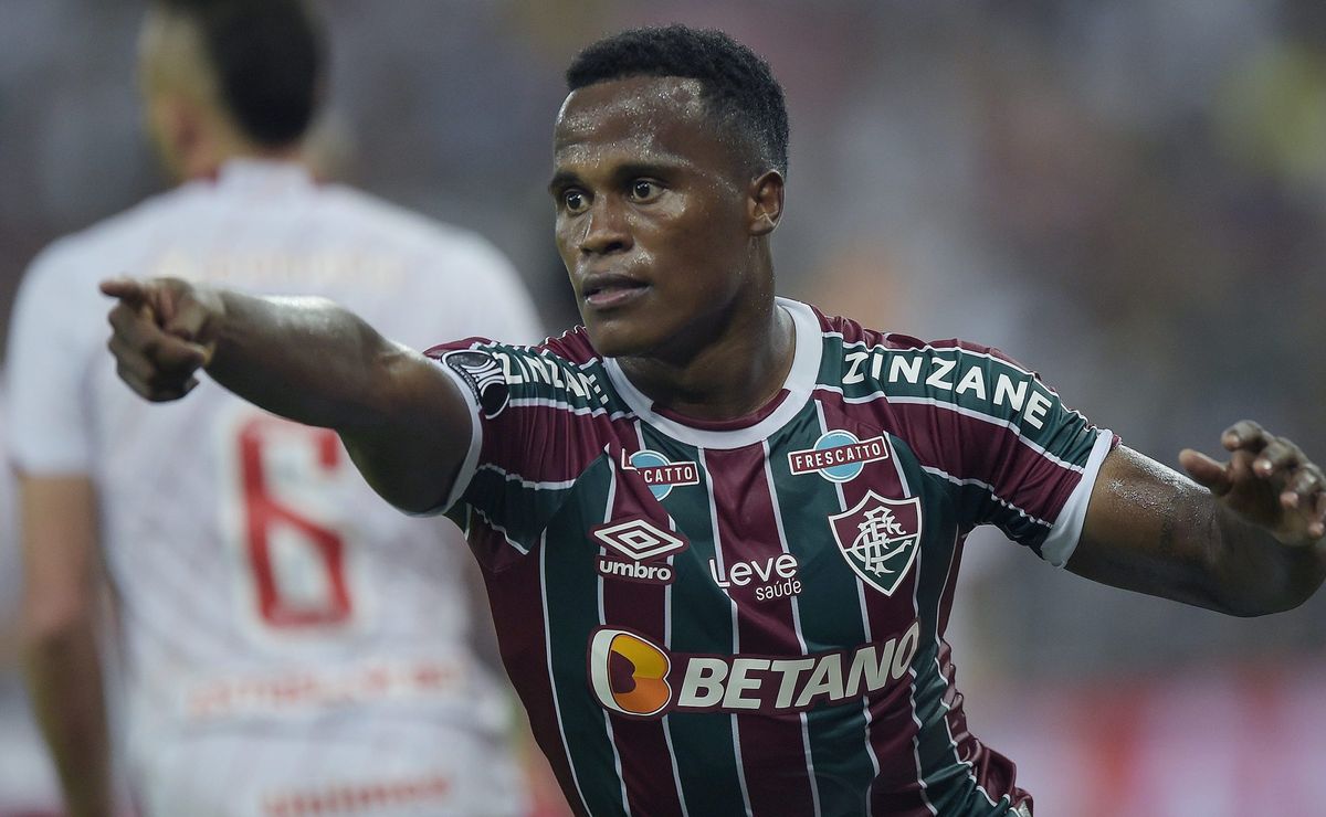 palmeiras gosta de jhon arias, mas valores pedidos pelo fluminense afastam negócio 