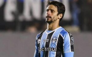 grêmio não conta com rodrigo caio para 2025; zagueiro pode mudar cenário contra bragantino