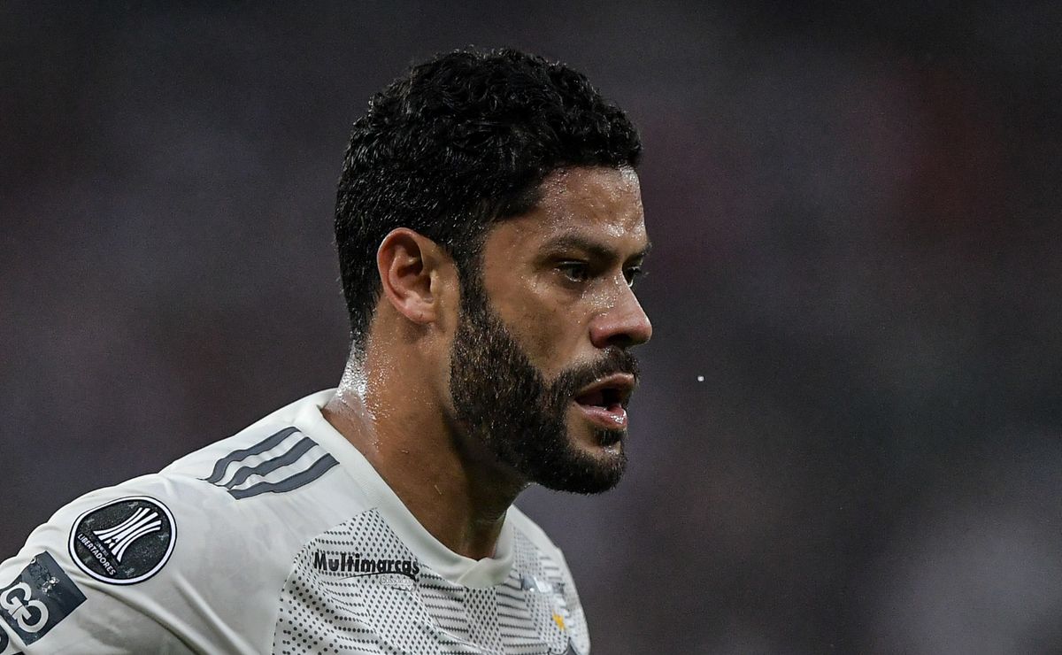 hulk admite ‘dosar sequência’ no galo para evitar lesões e vira dúvida contra bragantino