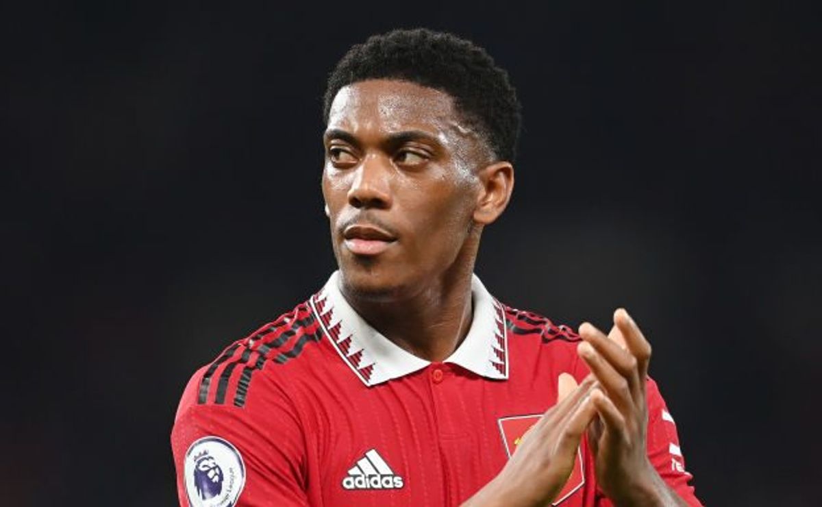 martial faz flamengo mudar os planos e negociação ganha novo cenário na gávea