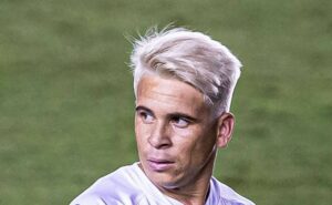 santos fecha as portas para a volta de soteldo e busca vender o atacante