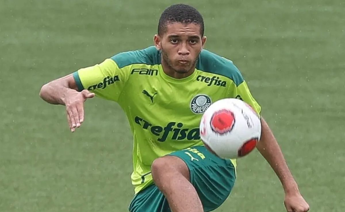 promessa do palmeiras pede passagem ao time titular e revela postura com abel ferreira