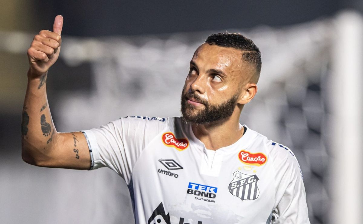 venda de guilherme no santos tem decisão tomada por marcelo teixeira e atacante fica