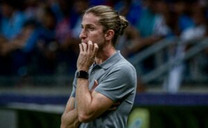 filipe luís não estudou o corinthians e promete mudança na copa do brasil: "nem olhei"