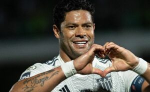 hulk surpreende e elogia léo em vasco x atlético mg, na copa do brasil: “grande jogador”