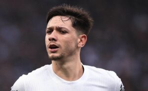 rodrigo garro e memphis depay não tomam cartão e estão disponíveis para corinthians x palmeiras