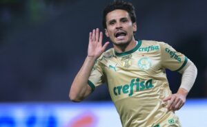 palmeiras recebe contatos e decide vender raphael veiga na janela de transferências em julho