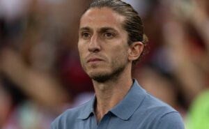 filipe luís tem postura inesperada nos bastidores do flamengo e impacta planejamento na temporada