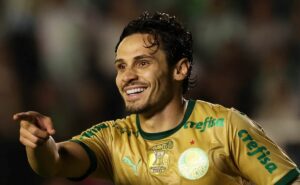 raphael veiga pede “calma” no palmeiras após distância para o botafogo diminuir: “respeito”