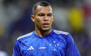 permanência de veron no cruzeiro tem plano ousado revelado por empresário: “É o porto que...”