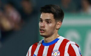 bobadilla brilha no paraguai e causa polêmica: “não acerta nada no spfc”
