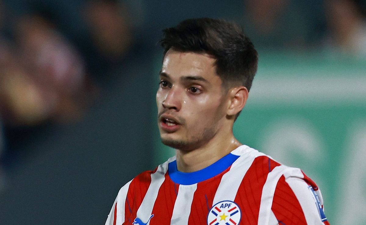 bobadilla brilha no paraguai e causa polêmica: “não acerta nada no spfc”