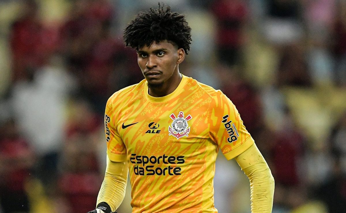 hugo souza tem oferta formalizada, mas flamengo se irrita com corinthians e faz duas exigências