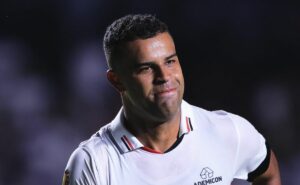 após alisson, são paulo encaminha novo contrato até 2027 para rafael  