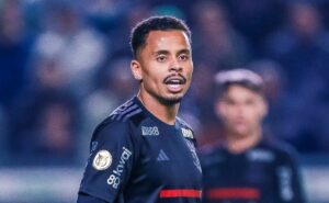 allan deve deixar o flamengo de filipe luís e destino deve ser a europa