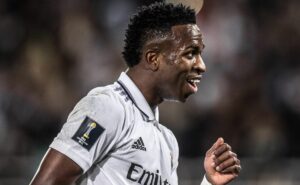 ex flamengo, vini jr. é o grande favorito à bola de ouro, segundo pesquisa