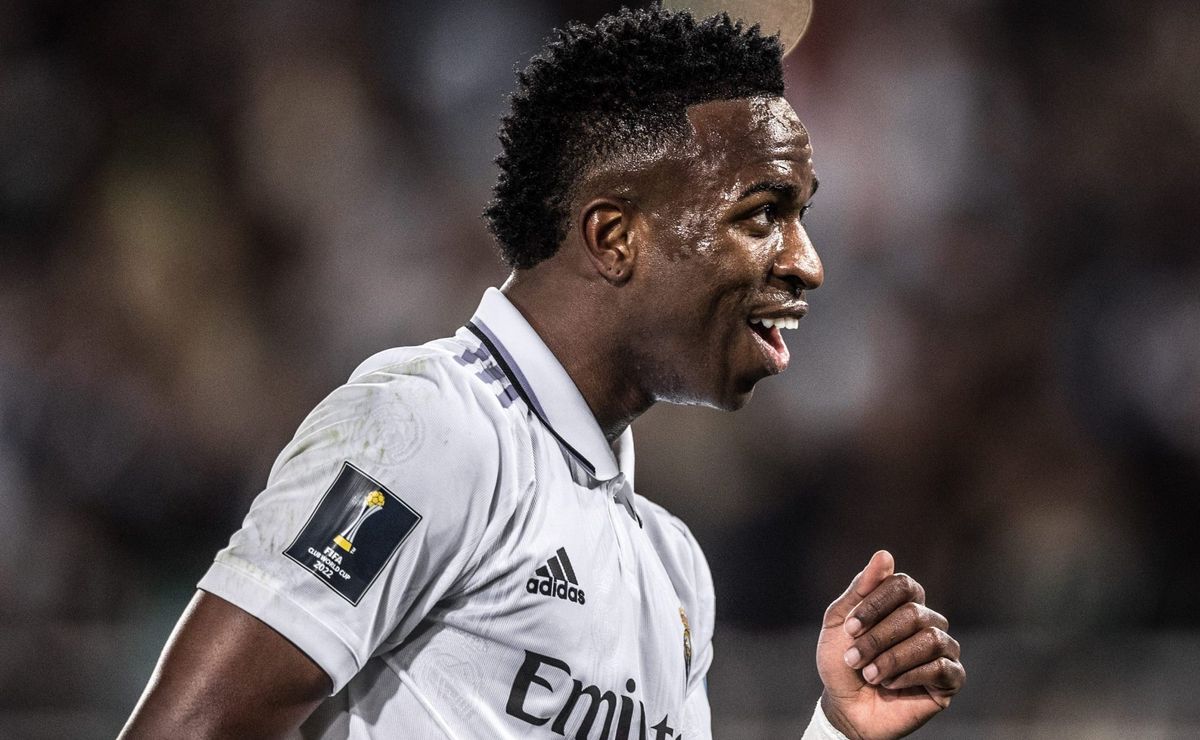 ex flamengo, vini jr. é o grande favorito à bola de ouro, segundo pesquisa