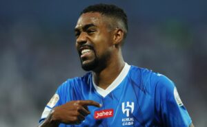 malcom projeta volta ao futebol brasileiro e se declara para o corinthians: “sempre torcendo”