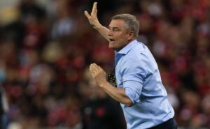 torcida do botafogo critica declaração de diego aguirre sobre elenco e a seleção: "cilada"